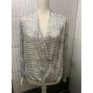 Apt 9 Womens Blouse Size S Black‎ White Abstract Print Long Sleeve